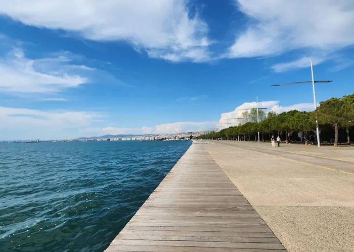 Four Suns Loft Салоники