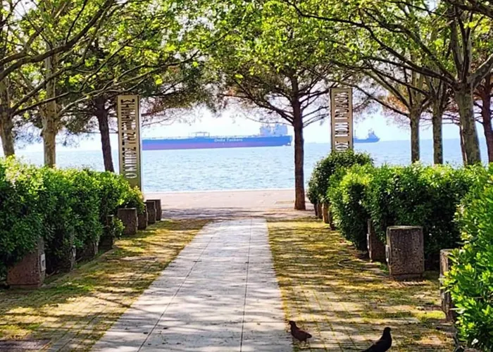 Four Suns Loft Апартаменты